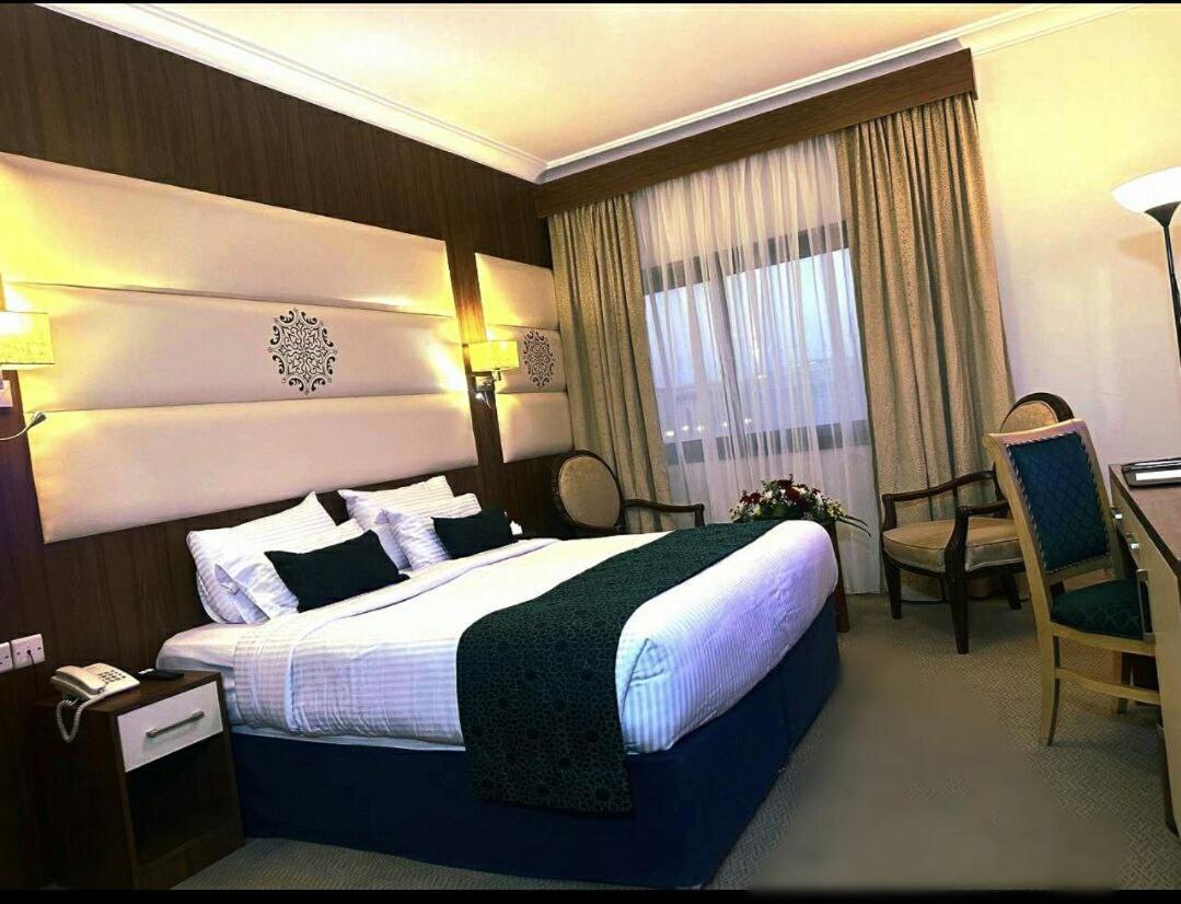 One Inn Hotel Médine Extérieur photo