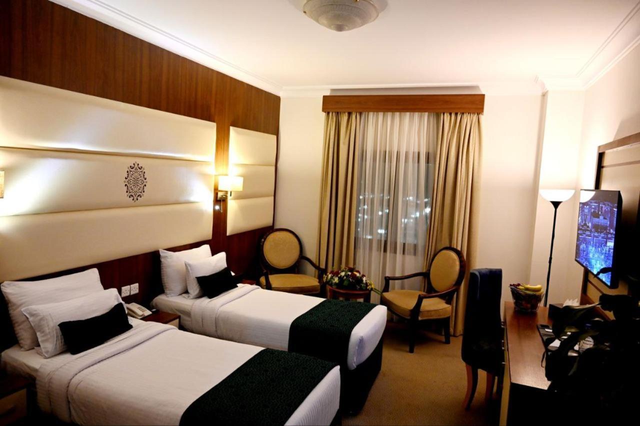 One Inn Hotel Médine Extérieur photo