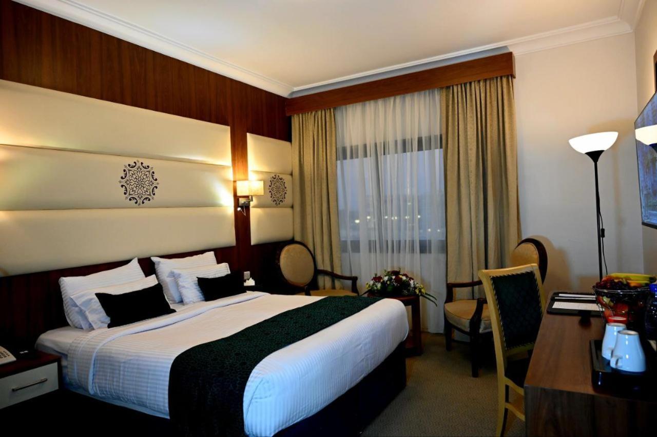 One Inn Hotel Médine Extérieur photo